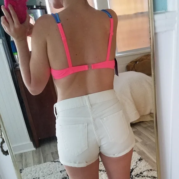 Venus Hot pink swim top - Picture 2 of 4